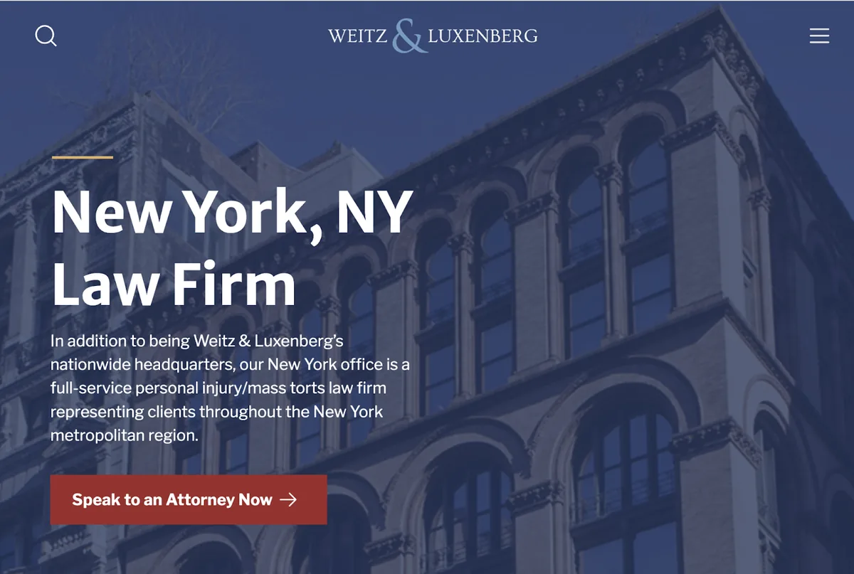 地点页面首屏标注律师事务所位于 New York, NY，CTA 为“speak to an attorney now.”。