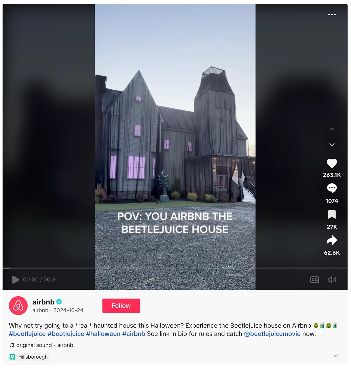 Airbnb 在社交媒体营销中于 TikTok 展示《阴间大法师》中的房子。