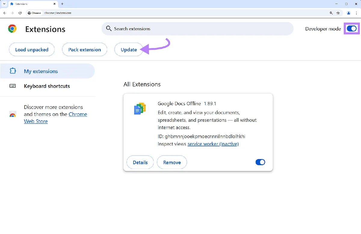 Chrome 扩展程序管理页面,已开启开发者模式,箭头指向“Update”按钮