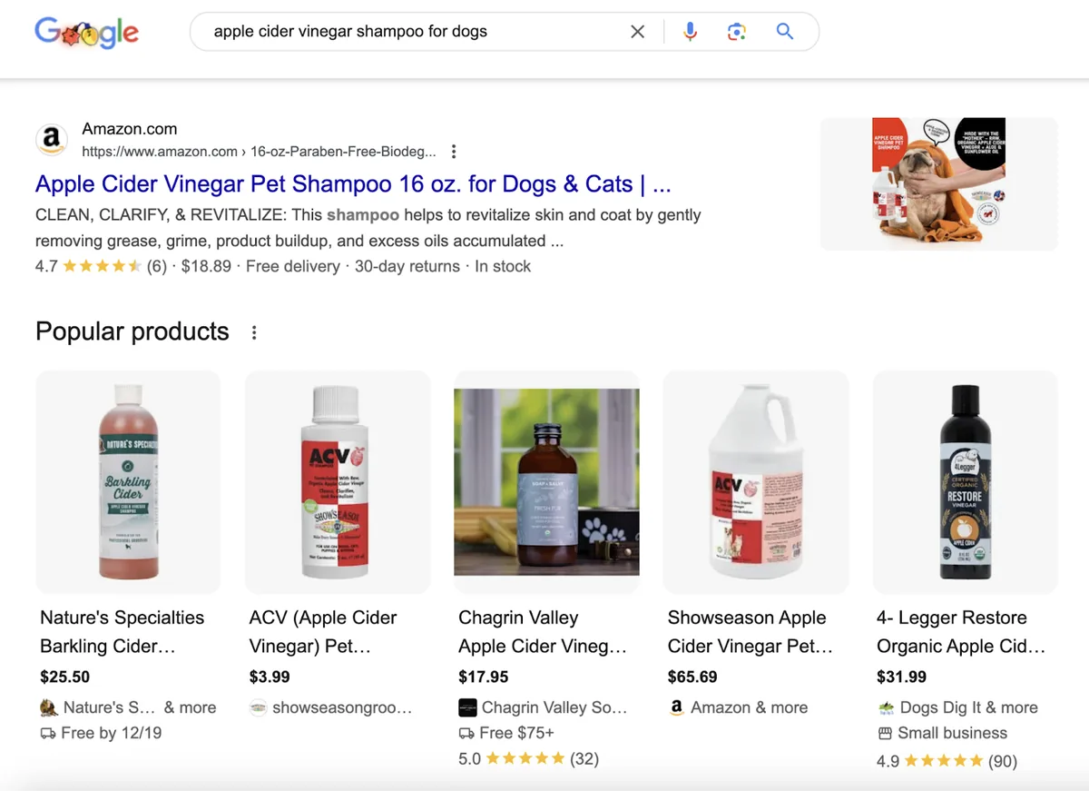 该搜索结果页面包含产品的自然结果列表和热门产品 SERP 功能。