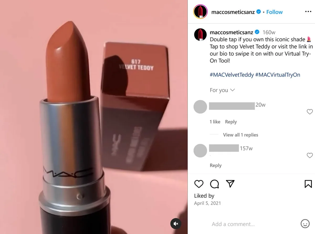 Instagram 帖子展示 MAC 口红“Velvet Teddy”色号的近照，部分旋出。