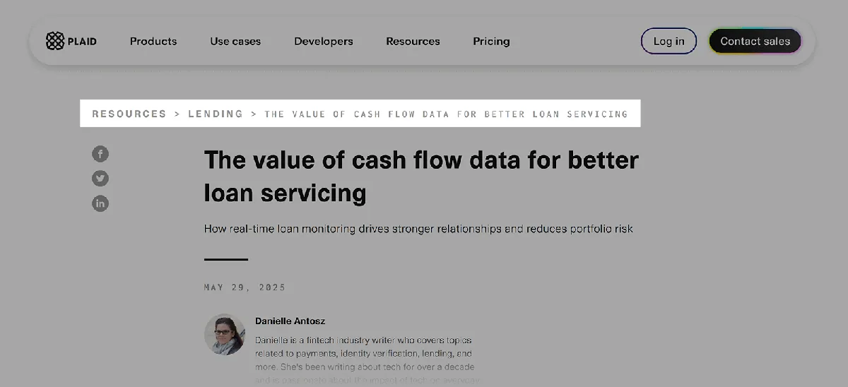 Plaid 的文章，突出显示面包屑导航：Resources > Lending > The Value of Cash Flow Data for Better Loan Servicing。
