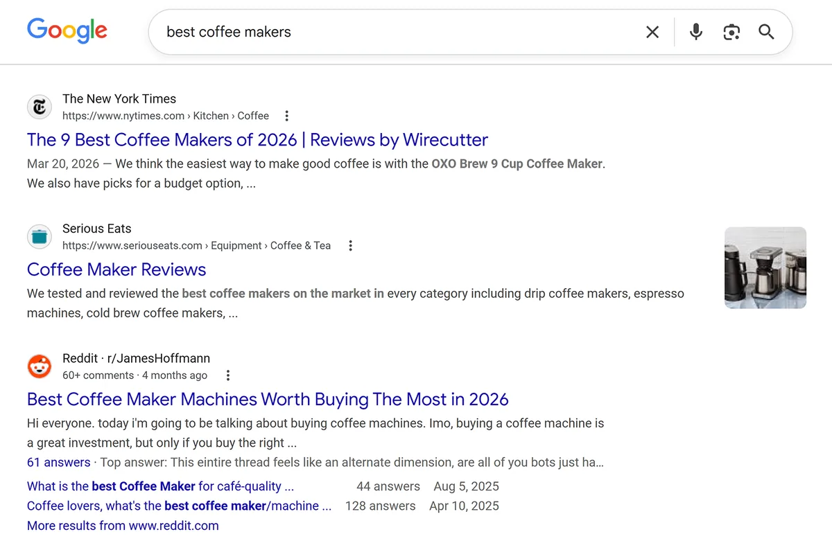 “best coffee makers”的 Google 搜索结果页面,展示来自 Wirecutter、Serious Eats 和 Reddit 的文章