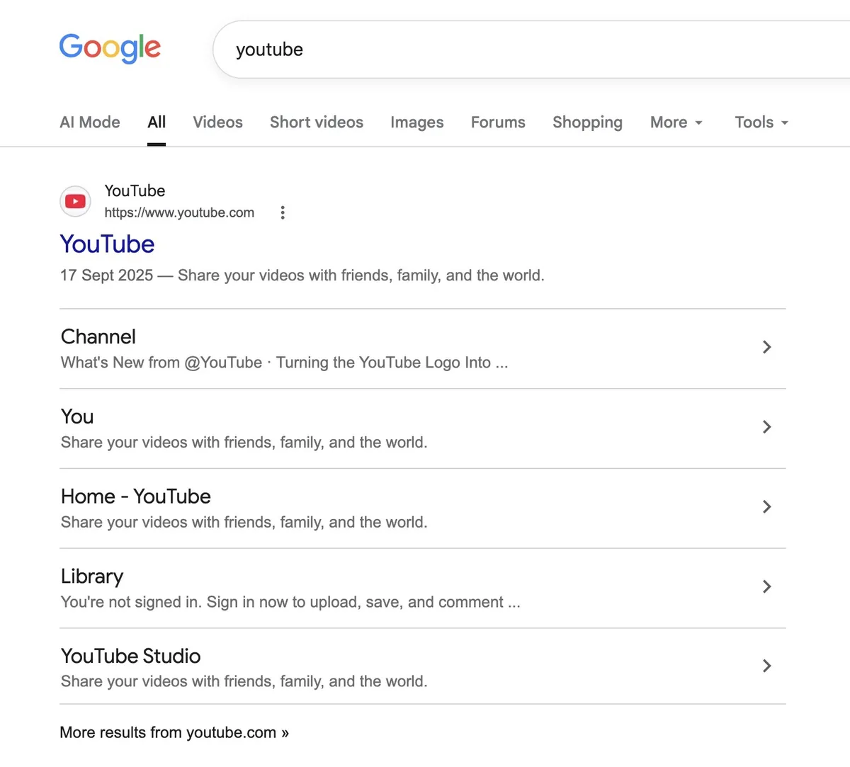 词条“youtube”的 Google 搜索结果页面,带有站点链接的 YouTube 网站显示为顶部结果。